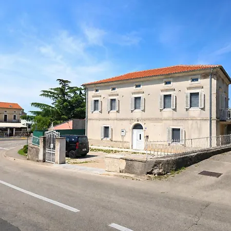 1902 Appartement Omišalj