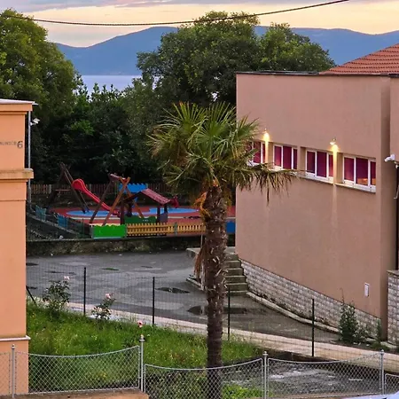 1902 * Omišalj